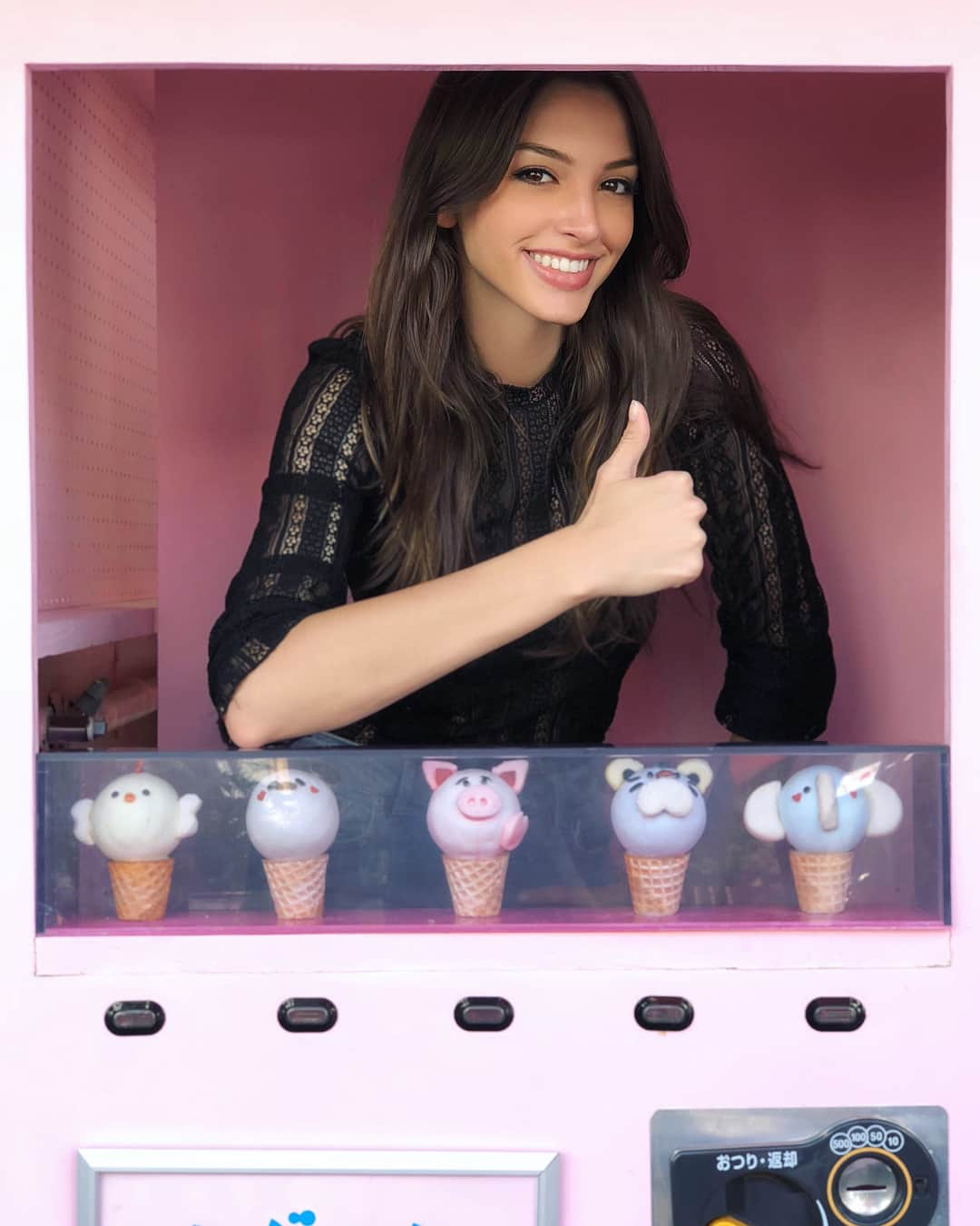 セリーヌ・ファラクさんのインスタグラム写真 - (セリーヌ・ファラクInstagram)「All I ever wanted was dairy free ice cream. 🐮」5月14日 17時03分 - celinefarach