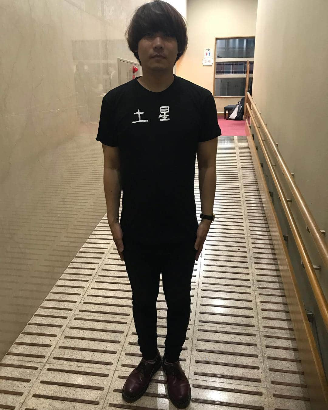 白井鉄也さんのインスタグラム写真 - (白井鉄也Instagram)「今日のTシャツ  土星  2018.4/11 #今日のTシャツ #土星 #Saturn #Tshirt #2018 #4/11 #Throat #Sutras #中野 #Nakano #tbt #love #cute #instlike #instgood」5月14日 19時45分 - shiraichimon