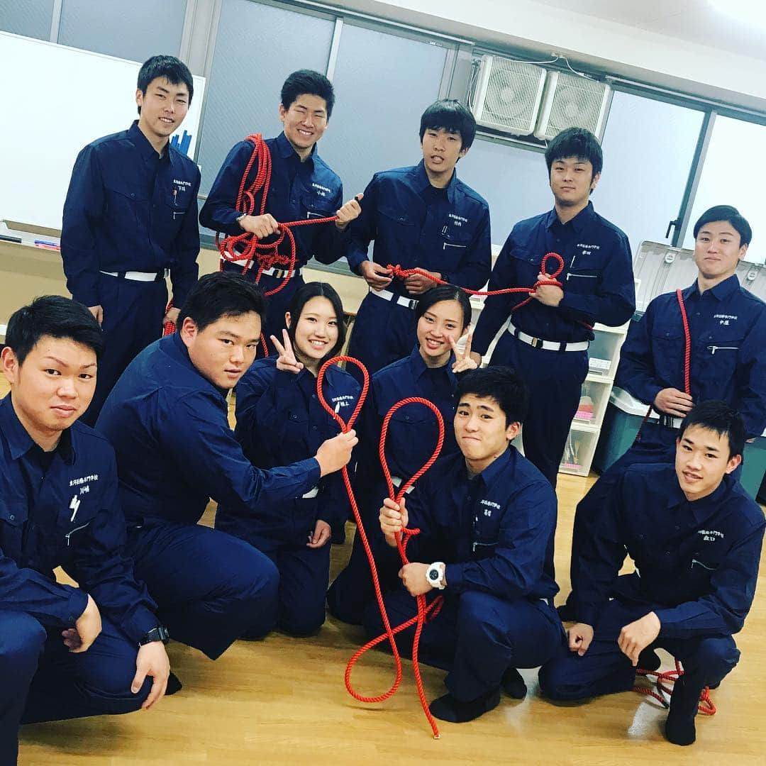 東洋医療専門学校さんのインスタグラム写真 東洋医療専門学校instagram 自主練のぞき見 救急救命士学科夜間部1年生 授業の前に集まって自主練習してましたよ 東洋のぞき見 東洋医療専門学校 救急救命士学科 授業前