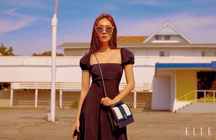 ジェシカのインスタグラム：「#Jessica ELLE June issue in Couronne」