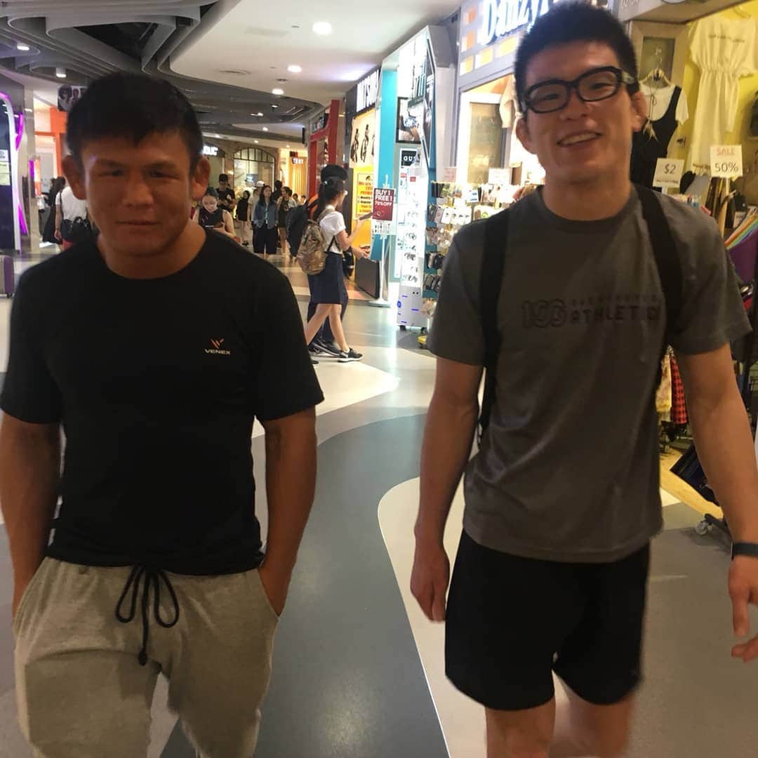 青木真也のインスタグラム：「今回もセコンドで御世話になります。北岡さん。私の調子は好調。#青木真也#shinyaaoki #onechampionship #北岡悟」