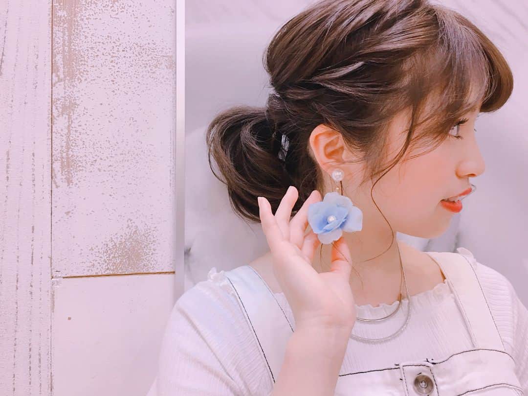 のインスタグラム：「#ライブミー #衣装 次回は28日の21時から！ 初のゲストが来てくれるよ〜💓 絶対見てね👀❣️ #fashion #DDay#D10#cherrsee #miyu#oneway#sheltter」