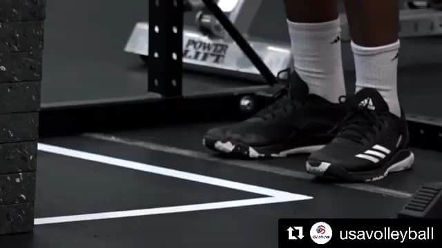 のインスタグラム：「@usavolleyball ・・・ We’re ready. #VolleyballNationsLeague - - - @usavwnt」
