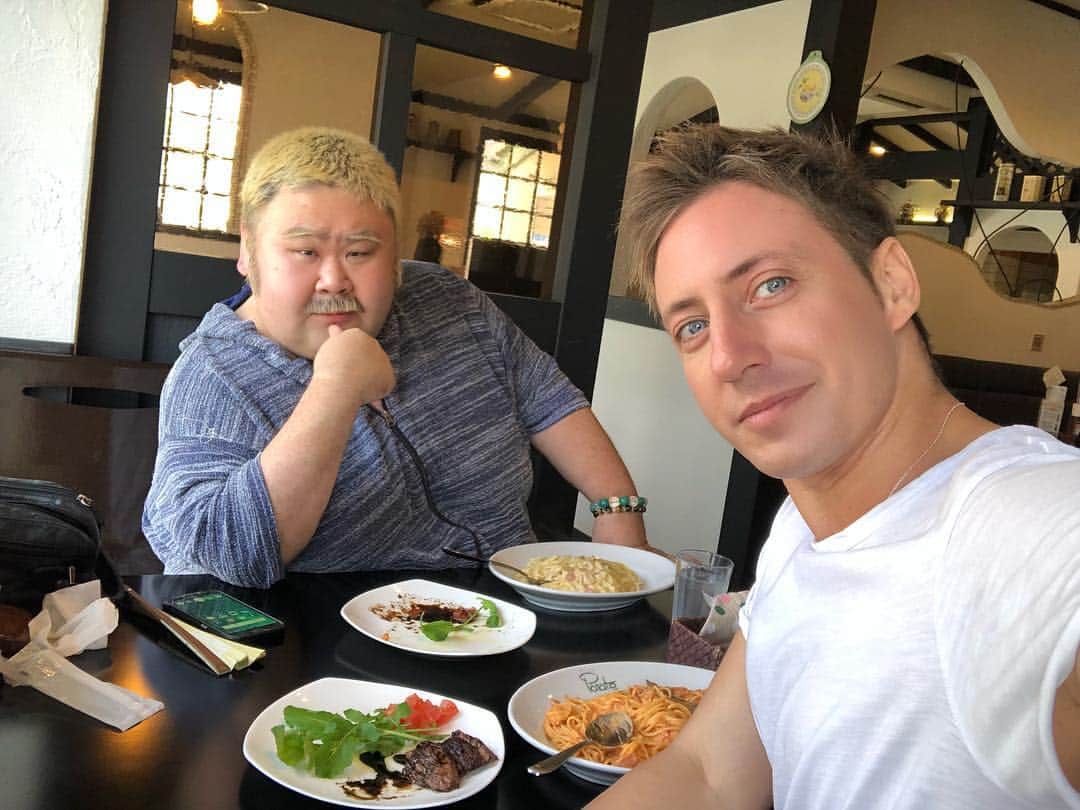 ジョナサン・シガーのグルメインスタ