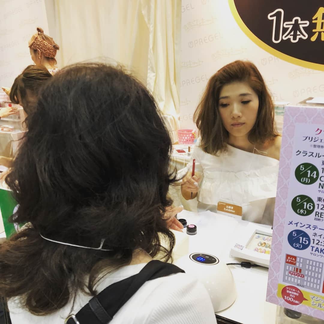 PREGELさんのインスタグラム写真 - (PREGELInstagram)「大変ご迷惑をおかけしましたが本日よりアート1本体験再開しております！ 今回はプリジェルアワードグランプリ賞受賞の壇林さんと準グランプリ受賞の山下さんが参加！ 台湾からベティジェル認定講師のKIKIさんも参戦していますよ！ ぜひブースにいらしてください！ お待ちしています！  #東京ネイルフォーラム #プリアンファブース #プリジェル #きまぐれキャット #ベティジェル #アート1本体験再開しています！ #プリジェルアワード受賞 #檀林沙紀さん #山下珠美さん #ベティジェル認定講師 #KIKIさん #東京ビッグサイト」5月15日 14時09分 - pregelofficial