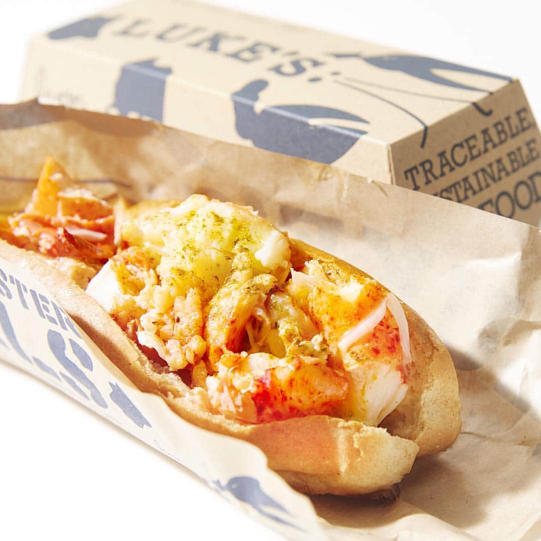 ルミネ公式のインスタグラム：「初夏の風を感じながら食べたいロブスターロール！ [ #LUMINEMAGAZINE ] #lumine #ルミネ #ルミネ横浜 #ルークス #LUKES #ロブスターロール #ロブスター #lobster #food #instafood #yummy #follow #followme #フォロー http://magazine.lumine.ne.jp/?p=75828」