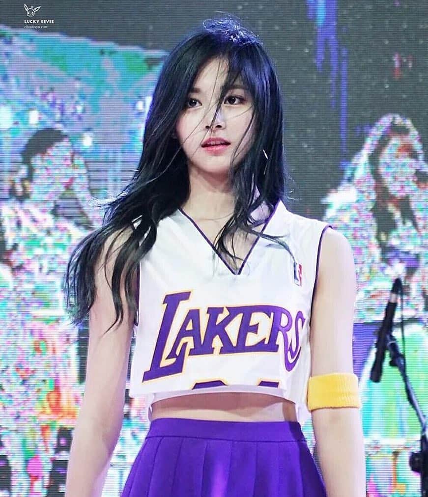 のインスタグラム：「생일 축하합니다 ♡ Happy Birthday ! 生日快樂 ！ お誕生日おめでとうございます #HAPPYTZUYUDAY #TZUYU #TWICE #쯔위 #트와이스」