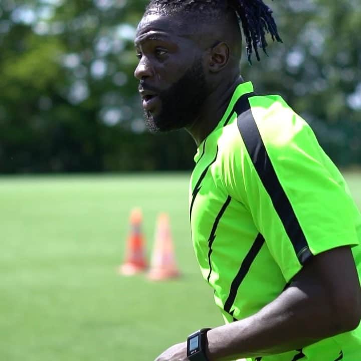 バカリ・サコのインスタグラム：「Been a couple of tough weeks but I’m almost back 100% 💯🔥 🏋🏾‍♂️ @xavierfrezza 📹 @rorodezign」