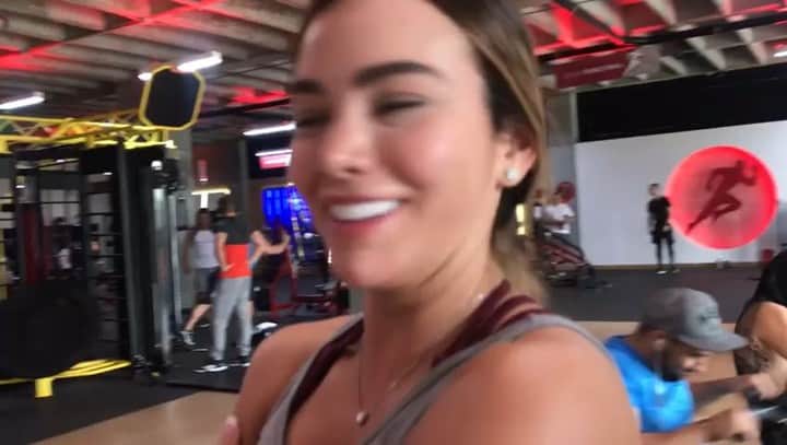 ジェシカ・スターリングのインスタグラム：「Aca todo nuestro entrenamiento y puedes encontrar muchos mas en @elite_toptraining 🔝🔝 #salud #deporte #lovefitness #loveyourself」