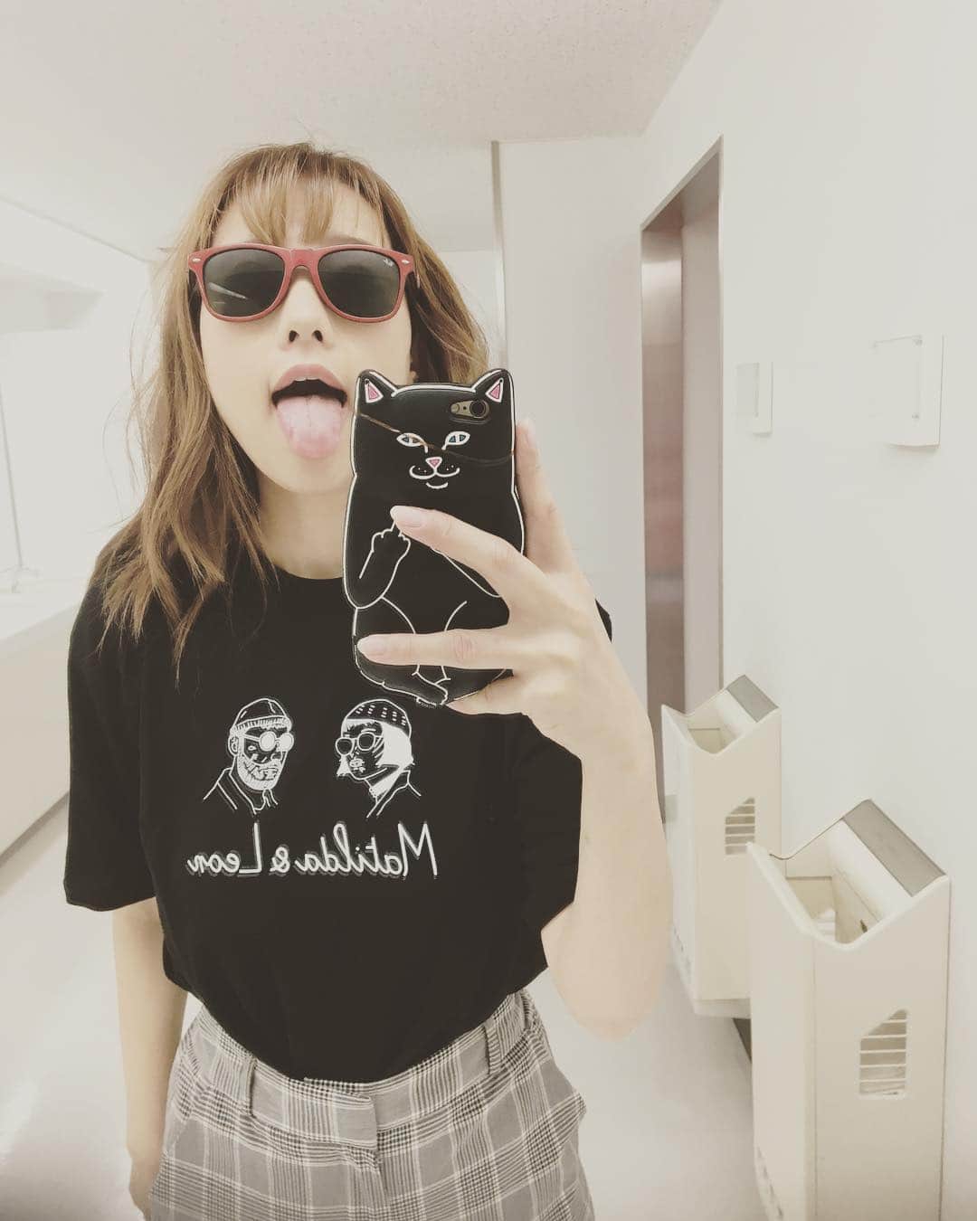 松本さゆきのインスタグラム：「. #レオン #マチルダ #tシャツ ｧ '`,､'`,､('∀`) '`,､'`,､」