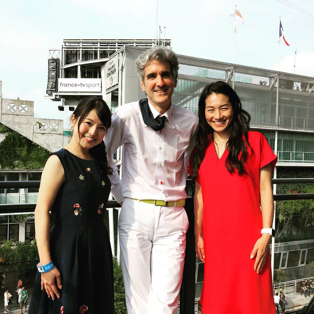 伊達公子さんのインスタグラム写真 - (伊達公子Instagram)「RolandGarros14日目 女子決勝をWOWOWで解説。ハレプvsスティーブンスの素晴らしい決勝でした！ #伊達公子 #kimikodate #rolandgarros2018 #rolandgarros #rg18 #wowowテニス #wowow #frenchopen #frenchopen2018 #paris #パリ #ローランギャロス #ローランギャロス2018 #テニス #テニスプレイヤー #tennis #tennisplayer #フレンチオープン #フレンチオープン2018 #全仏オープン #全仏オープン2018」6月10日 3時00分 - kimiko.date