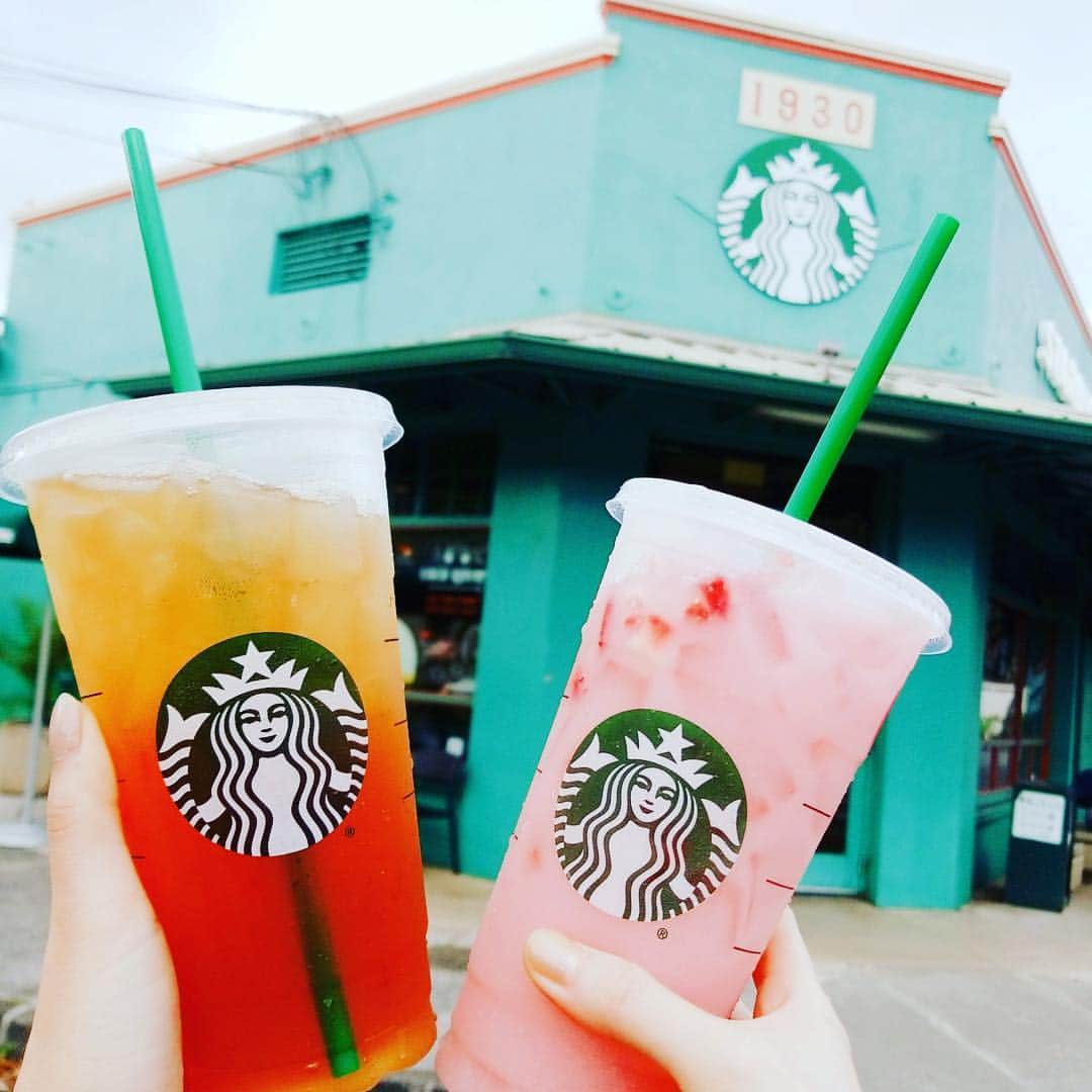 宮下舞花さんのインスタグラム写真 - (宮下舞花Instagram)「#pinkdrink 🍓🥛#pineappleblacktealemonade 🍋🌈 . . #hawaii #ハワイ #スタバ #アメリカ限定」6月10日 8時39分 - maikamaimaika