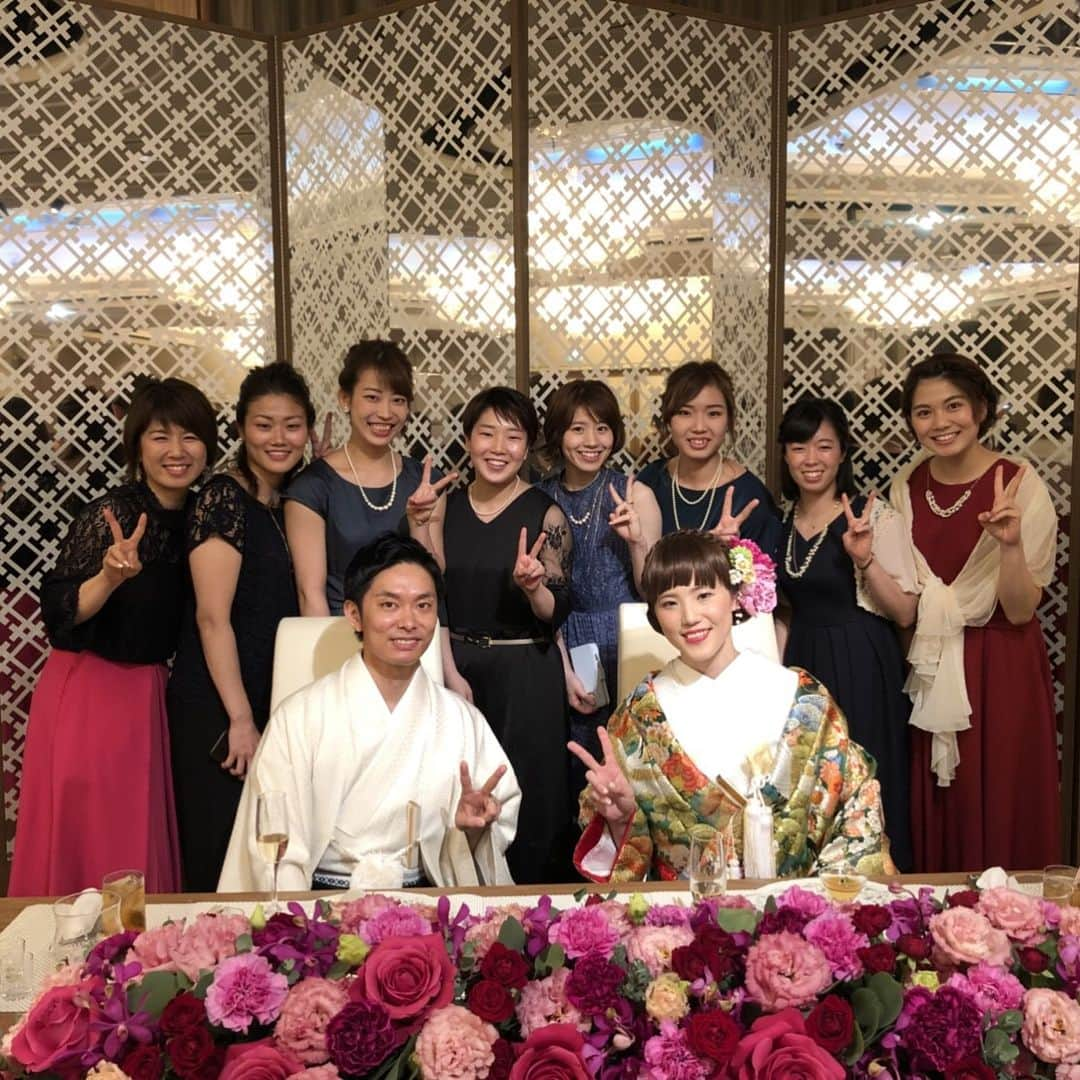 藤井瑞希さんのインスタグラム写真 - (藤井瑞希Instagram)「前田先輩❤️陽典さんご結婚おめでとうございます🎊👰💍 #badminton🏸 #happywedding #miyukimaeda」6月10日 19時48分 - bdmntnfujiimizuki