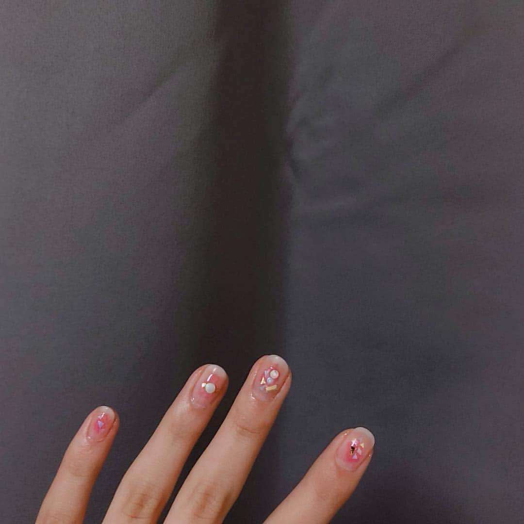 吉川愛さんのインスタグラム写真 - (吉川愛Instagram)「☺︎ self nail. チークネイル。 何事もチャレンジは大事。🕺🏻」6月10日 20時44分 - ai_yoshikawa_official