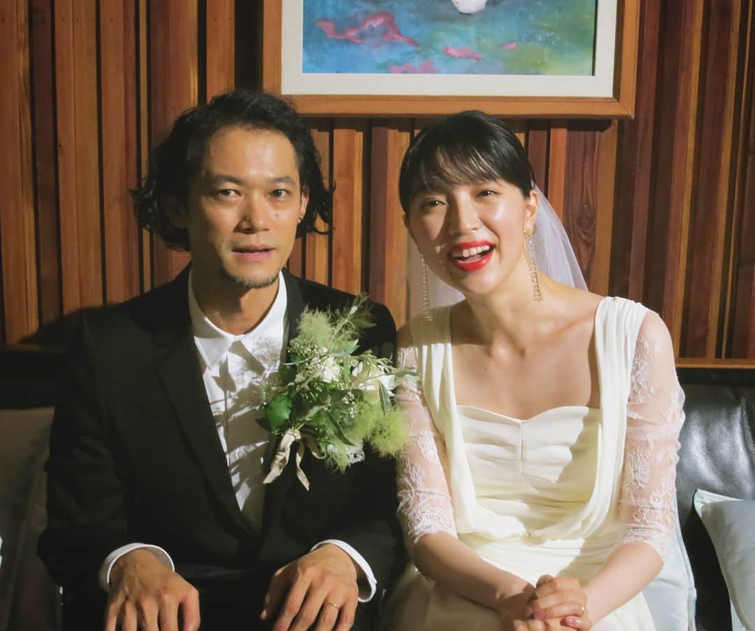 沙田瑞紀さんのインスタグラム写真 - (沙田瑞紀Instagram)「昨夜は待ちに待った結婚パーティー おみゆ、島田さん ご結婚おめでとうございます🎉🎊 末永くお幸せに。 こんなにかわいい花嫁姿みれてサイコ〜〜〜に幸せな夜でした。 ありがとう(;_;)❣️ #weddingparty #島田夫婦 #ラブリー」6月10日 12時44分 - mizuki_masuda