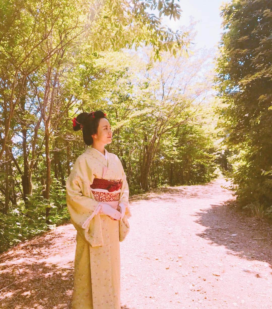 比嘉愛未さんのインスタグラム写真 - (比嘉愛未Instagram)「清らかな風を感じて。。 京都、やっぱり好きだなぁ♡ #京都 #時代劇」6月10日 13時45分 - higa_manami