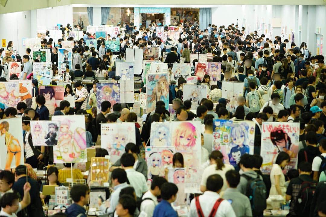 pixivのインスタグラム：「🙅🏻現金の使用禁止🙅🏻 キャッシュレスなオールジャンル同士即売会pixiv MARKET12時からスタートしています！続々とpixiv PAYでの決済が行われています📱  #pixivMARKET #pixivpay #pixiv #illustration #illust #japan #tokyo #comic #art #illustagram」