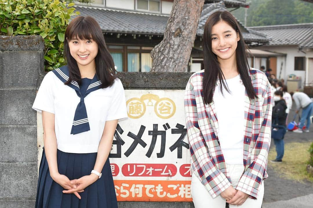 TBS「チアダン」さんのインスタグラム写真 - (TBS「チアダン」Instagram)「‪チア☆ダン新たなる出演キャスト発表‼️ 土屋さん演じる藤谷わかばの姉・藤谷あおい役として 新木優子さんが出演決定👭💞 福井中央高等学校チアダンス部「JETS」の元センターを務め全米選手権大会3連覇を果たすなど、 わかばちゃんも憧れる、完璧すぎる姉を演じます😘 そんなあおいと周りから比べられわかばはヤキモキ？ 詳しくはオンエアで！！笑 藤谷姉妹の関係性とこれからにも注目です👀✨ お楽しみに〜😉😉 #チアダン #tbs #土屋太鳳 #新木優子 ‬」6月11日 6時05分 - cheerdan_tbs