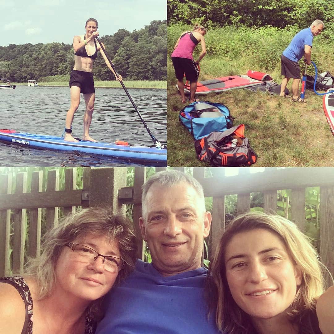 ビアンカ・シュミットのインスタグラム：「Family Weekend ☺️... #potsdam#familytime#summerfeeling#lehnitzsee#standuppaddling#fun#pumagirl」