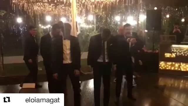 マルク・ムニエッサのインスタグラム：「Como animar una boda...🕺🏼🕺🏼🕺🏼 #Repost @eloiamagat with @get_repost ・・・ Perquè els nostres amics @mireia_tfdz i @granell6 es mereixien un regal com aquest! #unitedlove2018 @ppons17 @ferran_ventura @chicho_pn @muniesa @2_aimar_2 @quimcg」