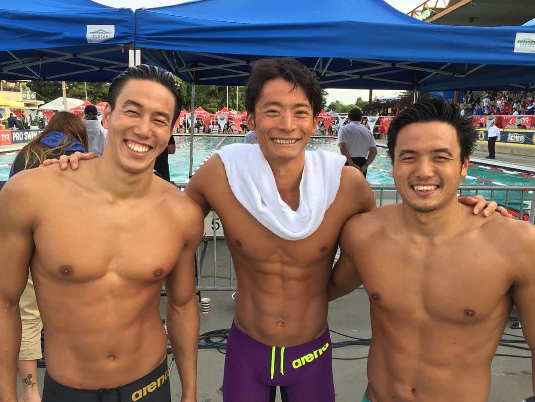 入江陵介さんのインスタグラム写真 - (入江陵介Instagram)「tough weekend with two brothers!! 50m knockout was tie🥇!!! (Nooo swimoff😂) sanjose → colorado 🏔  TYR サンタクララ大会 満足のいく結果では無かったものの順調に来ていると思います！ 50mではtop8 - top4 -top2と少しずつ減っていくシステムで最後の二人同着一位となりました。笑 会場からは「swimoff!」と歓声が上がってましたが実施されませんでした。笑  明日から久しぶりの高地合宿！殻を破れる合宿にします🏊‍♂️ パンパシ水泳への目標を二人にも日本語で書いてもらうというテレ朝さん。笑  #tyrproseries #santaclara #colorado #イトマン東進」6月11日 14時31分 - ryosuke_irie