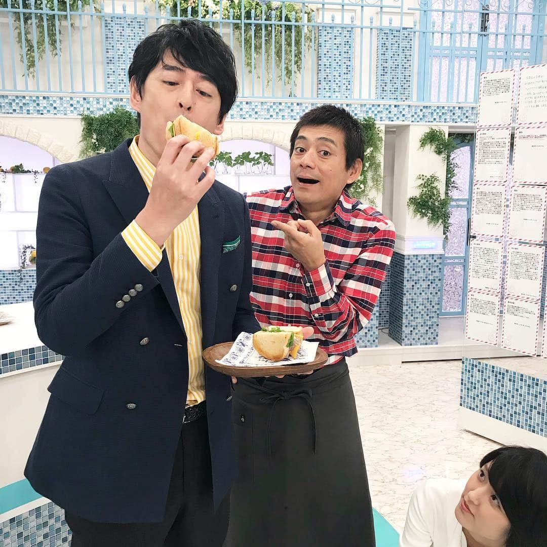 あさイチさんのインスタグラム写真 - (あさイチInstagram)「大吉さんは、Mr.Teriyaki Burger！実は照り焼き大好き❤️ #サンドイッチ #照り焼き #照り焼きチキン  #🍗 #朝ごはん #朝ごはん部 #博多華丸大吉  #近江友里恵 #近江アナも照り焼き好きだよ #nhk #あさイチ #8時15分から」6月11日 12時44分 - nhk_asaichi