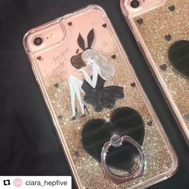 YUKKOのインスタグラム：「#Repost @ciara_hepfive with @get_repost ・・・ . . . 新作グリッターケース入荷致しました✨ . キラキラで夏っぽくてとっても可愛いです🤩🌴 . 色はシルバーとゴールドがございます🙋🏻‍♀️❤️ . 🖤¥2,980+tax . . #HEPFIVE #HEP #梅田 #大阪 #UMEDA #OSAKA #ciara #シアラ #iphoneケース #アイフォンケース #iphonecase #グリッターケース #glitter #black #cute #可愛い #bunny #うさぎ #heart #ハート #아이폰케이스 #일본 #오사카 #휴대폰」