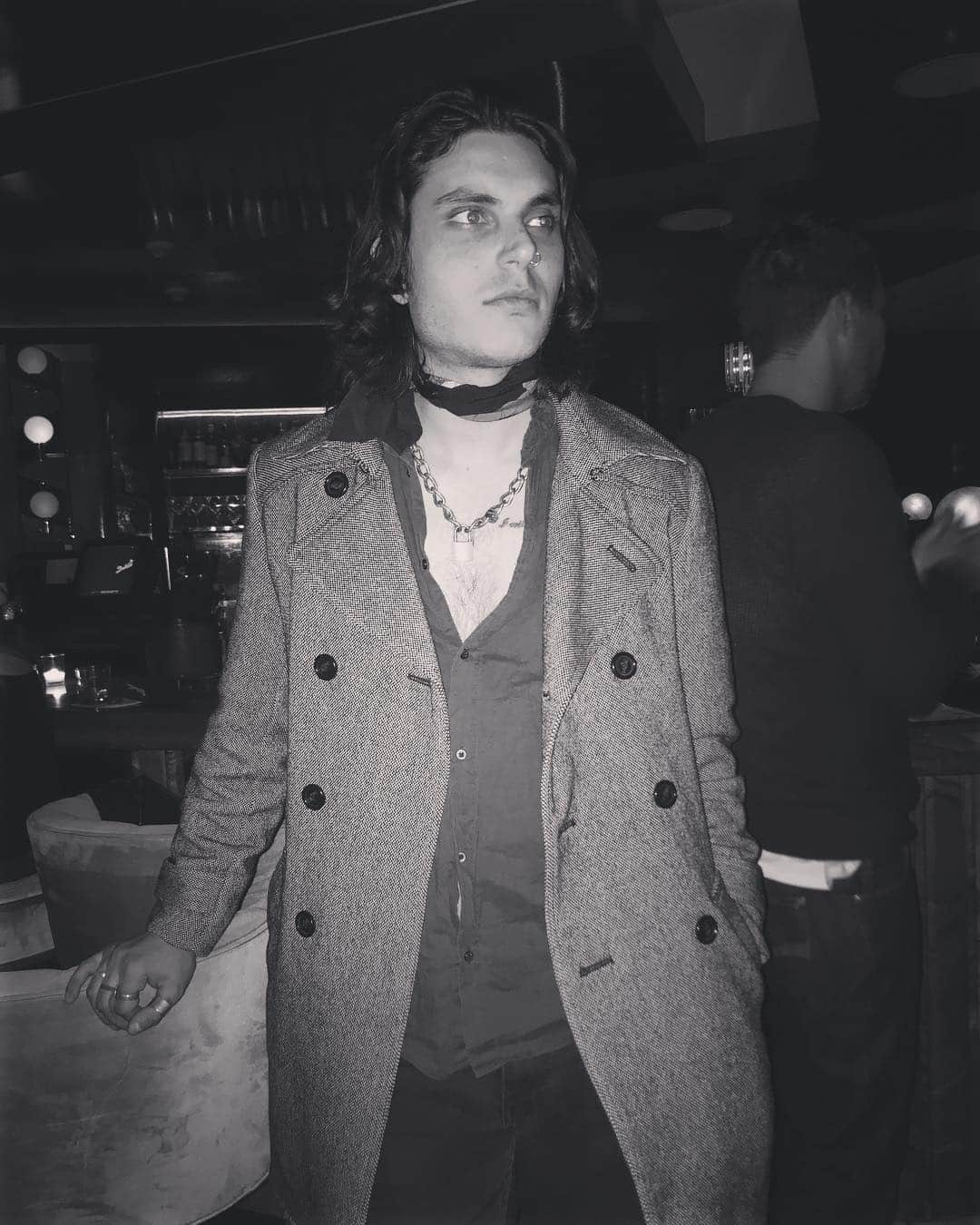 サミュエル・ラーセンのインスタグラム：「got a new phone..found this in iCloud...here we are」