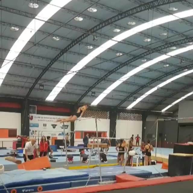 ジャジ・バルボサのインスタグラム：「@flamengo 🖤❤️」