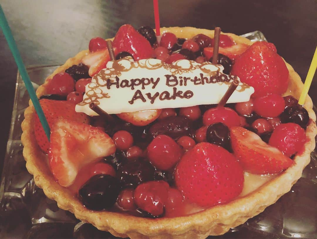 木村文子さんのインスタグラム写真 - (木村文子Instagram)「お誕生日のお祝いをしていただきました🎂✨ メッセージやお祝いを下さった皆さん、ありがとうございました🙇‍♀️ 30歳になりましたが、これからも変わらず元気に楽しい毎日を過ごしていけたらと思います🙂✨ 今後ともよろしくお願いします✨ #thankyou #birthday #party #message #gift #good #time  #ありがとうございます  #30歳になりました  #美肌になる方法教えてください  #30歳になっても毎日紫外線との戦い… #トレーニング頑張ろう💪」6月12日 11時36分 - kimura.ayako