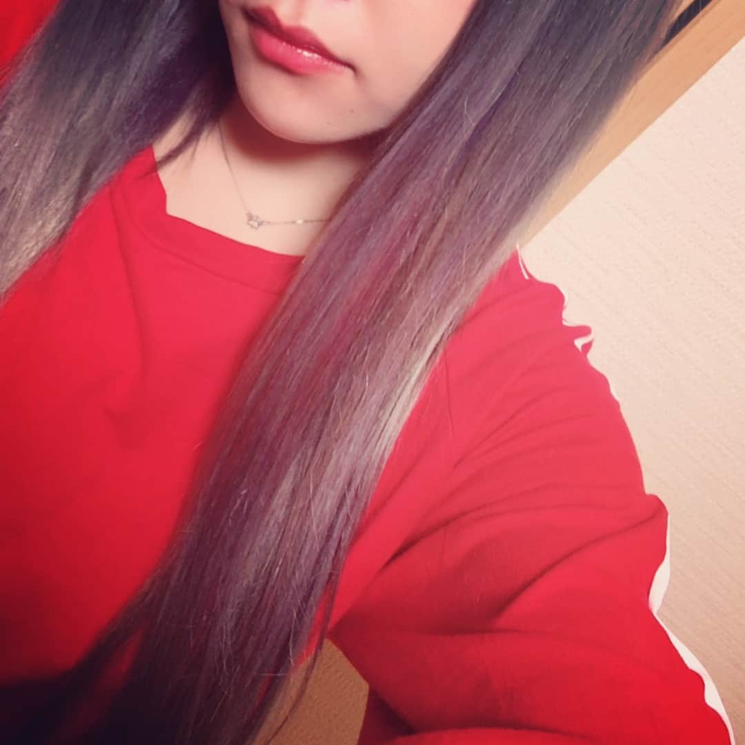 歩乃華（ほのらん）さんのインスタグラム写真 - (歩乃華（ほのらん）Instagram)「. MVの撮影があるから またまたいつもの美容室に😢😢 M.O.Dはほんまに最強 いっつもみんなにエクステ触られるww てか髪の毛いつのまに切ってたんですか って言われるくらい！！ww トリートメントもするたび 髪質改善されてる気がするし まずブリーチ２回してる気がせん！笑 . 東京から遠いところに住んでいる子は イベントとかでこっちきたときに 是非渋谷のM.O.Dに行ってほしいです💓 . 読み方はモッズやで！ モッズな！！笑」6月12日 11時39分 - honoka7000
