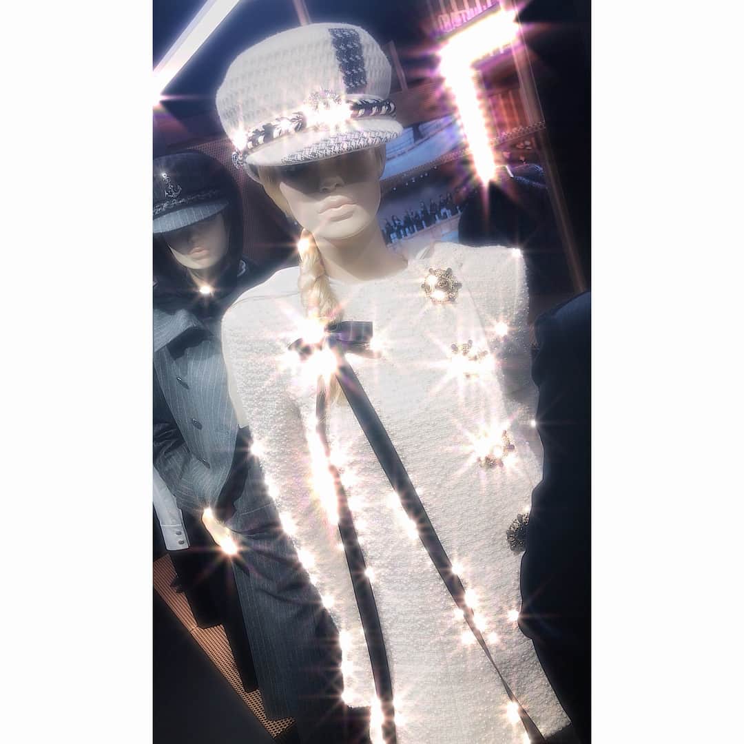 宮本彩菜さんのインスタグラム写真 - (宮本彩菜Instagram)「✨⚓️CHANEL PARIS HAMBURG DOCK⚓️✨ #CHANELMetiersdArt」6月12日 11時52分 - catserval