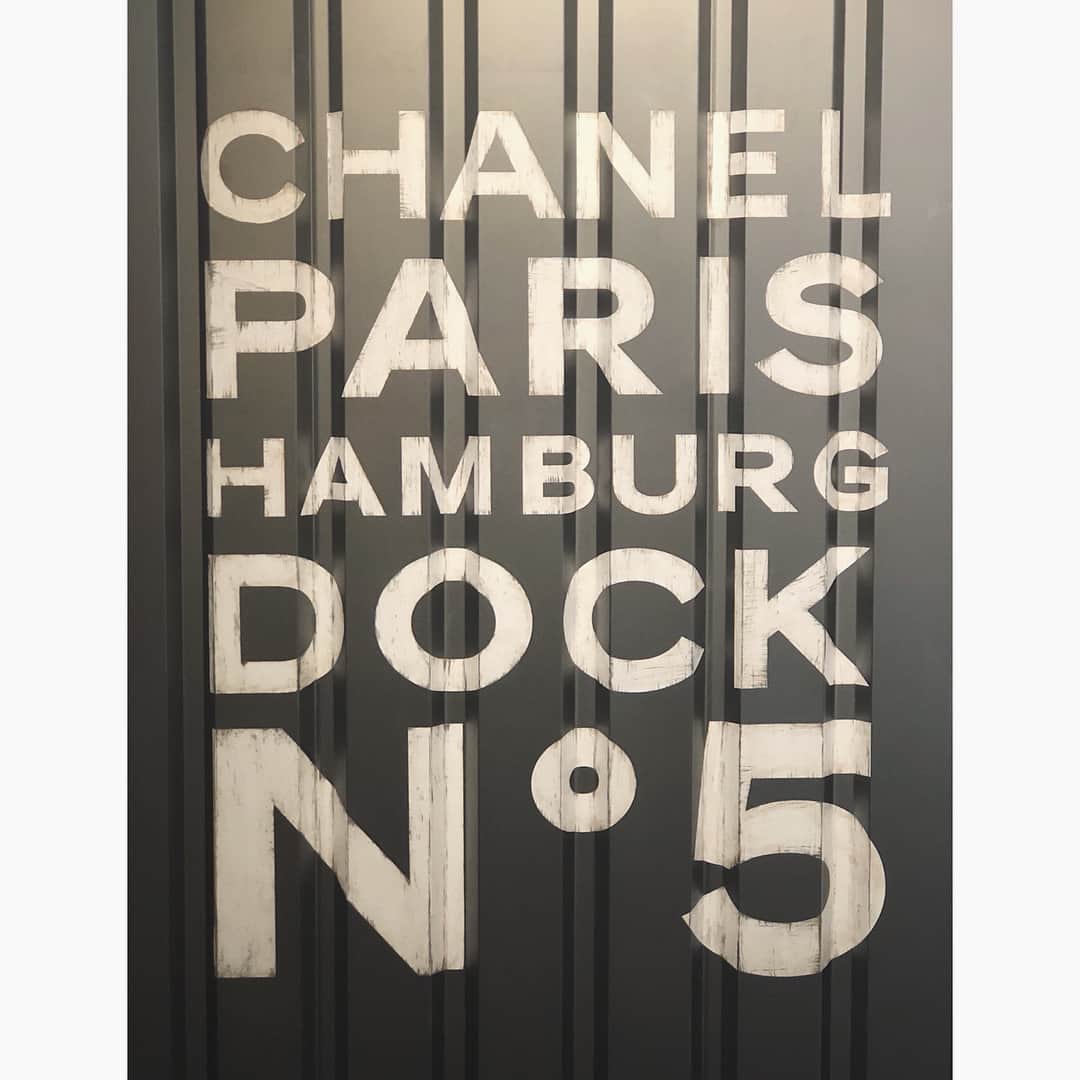 宮本彩菜さんのインスタグラム写真 - (宮本彩菜Instagram)「✨⚓️CHANEL PARIS HAMBURG DOCK⚓️✨ #CHANELMetiersdArt」6月12日 11時52分 - catserval