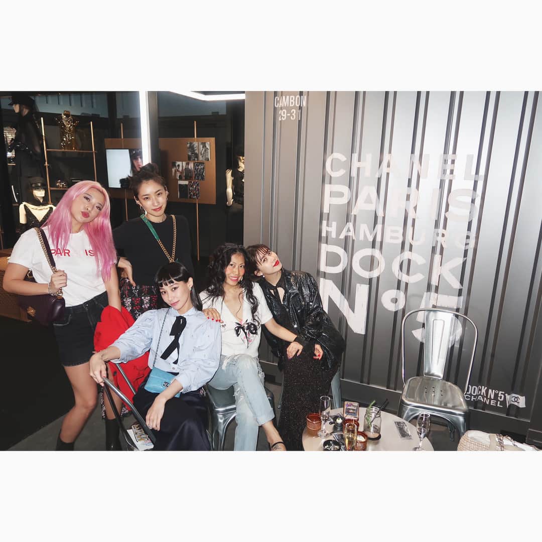 宮本彩菜のインスタグラム：「✨⚓️CHANEL PARIS HAMBURG DOCK⚓️✨ #CHANELMetiersdArt」