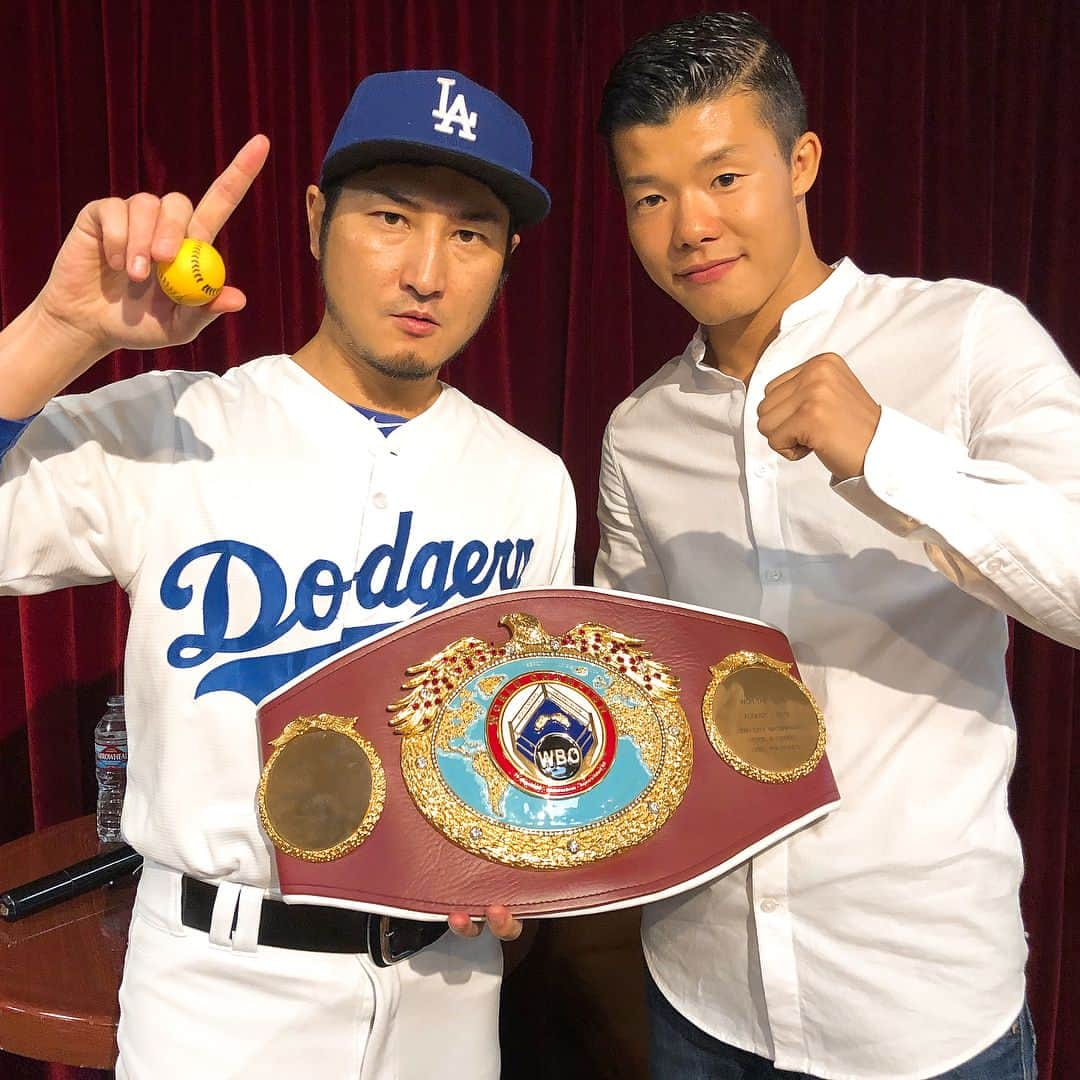 アキテリヤキさんのインスタグラム写真 - (アキテリヤキInstagram)「WBO Champion Tomoki Kameda  亀田和毅選手Talk show〜  #boxing#world#champion#tomokikameda#respect#mexico#talkshow#minivish#mc#championbelt#lalala#losangels  #ボクシング#世界#チャンピオン#亀田和毅選手#NGなしの赤裸々#世界前哨戦#トークショー#トークにも#スピード#キレ#パワー#ボクシング愛#アスリート#仕上がってる#世界タイトル戦#ロサンゼルス#ミニビッシュ#司会」6月12日 13時45分 - minivish11