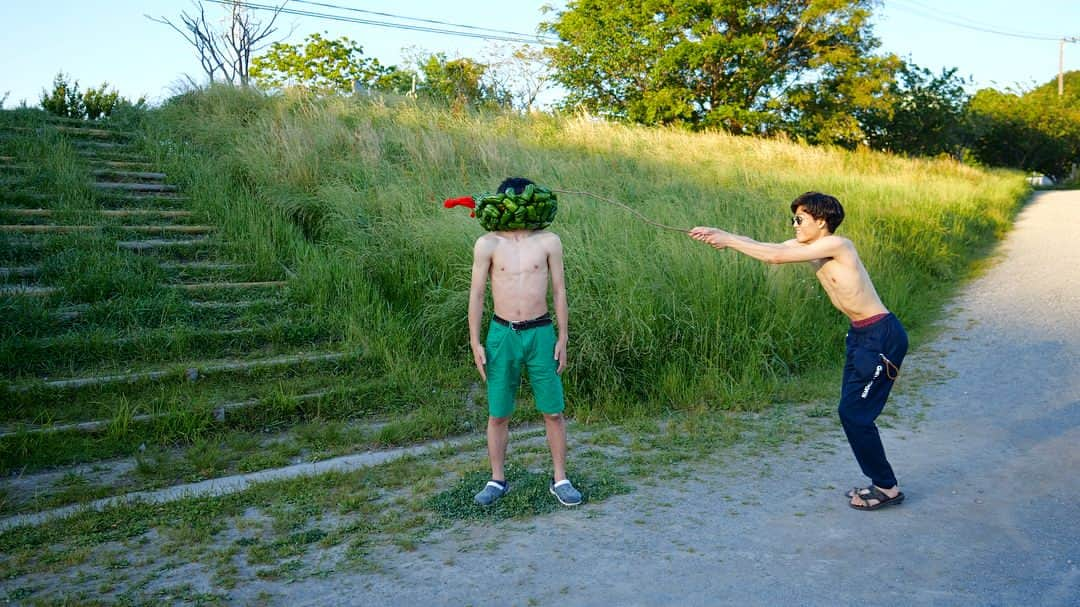 すしらーめん《りく》さんのインスタグラム写真 - (すしらーめん《りく》Instagram)「Balloon Art “Green pepper” 〜 ズボンまで緑の意識高いピーMENと、終始上裸の意識の高いスタッフがお送りしました。〜 #芸術写真 #balloons #art #picture #youtuber #greenpeppers #写真」6月12日 22時05分 - sushi_riku