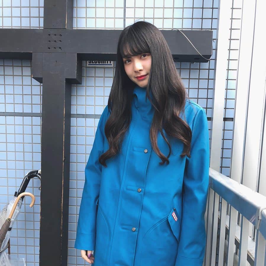 山口はのんのインスタグラム：「・ ・ ・ 写真展用に撮影した衣装の中の１つが レインコートでした☂️💦 ・ ・ ・ #写真展 #夢アド #レインコート #梅雨」