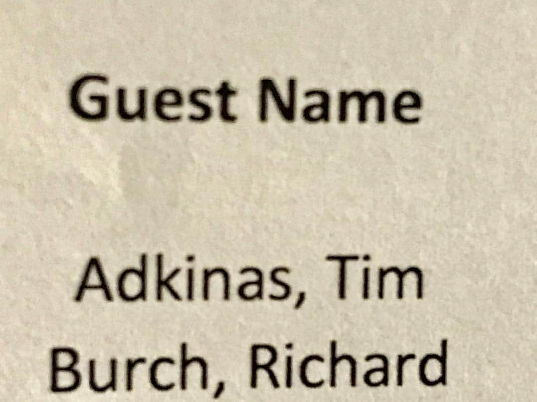 トム・リントンのインスタグラム：「Check out how they spelled Jim’s name on our hotel rooming list. I guess it’s kind of close?」