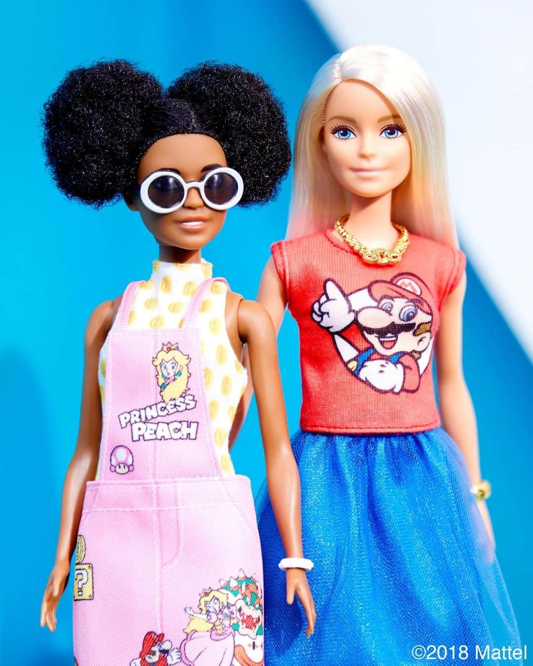バービーさんのインスタグラム写真 - (バービーInstagram)「Level up your unique style when you mix and match the #Barbie #SuperMario fashions! ⭐  Shop now at your local retailer.」6月13日 1時59分 - barbie
