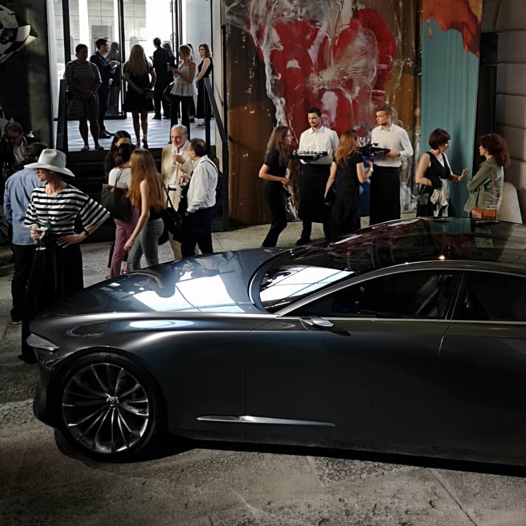 Vogue Italiaさんのインスタグラム写真 - (Vogue ItaliaInstagram)「✨Breathing Life into things✨Two different worlds united by Art✨Last Night #Mazda and Vogue Italia celebrated the new Mazda #visioncoupe with a special cocktail in Milan✨#kododesign #kevinrice✨On display the photographs of 11 talented #PhotoVogue artists: @andrew.tarnawczyk, @eclecticoverthinker, @simonesteenberg, @martabevacqua,@kay_ruhe, @ivosekulovski, @graphicsmetropolis, #MinoruTsukada, @samoilova_net, #AyakoSekine, @eponinehuang_ 👉See more on Vogue.it」6月13日 2時22分 - vogueitalia
