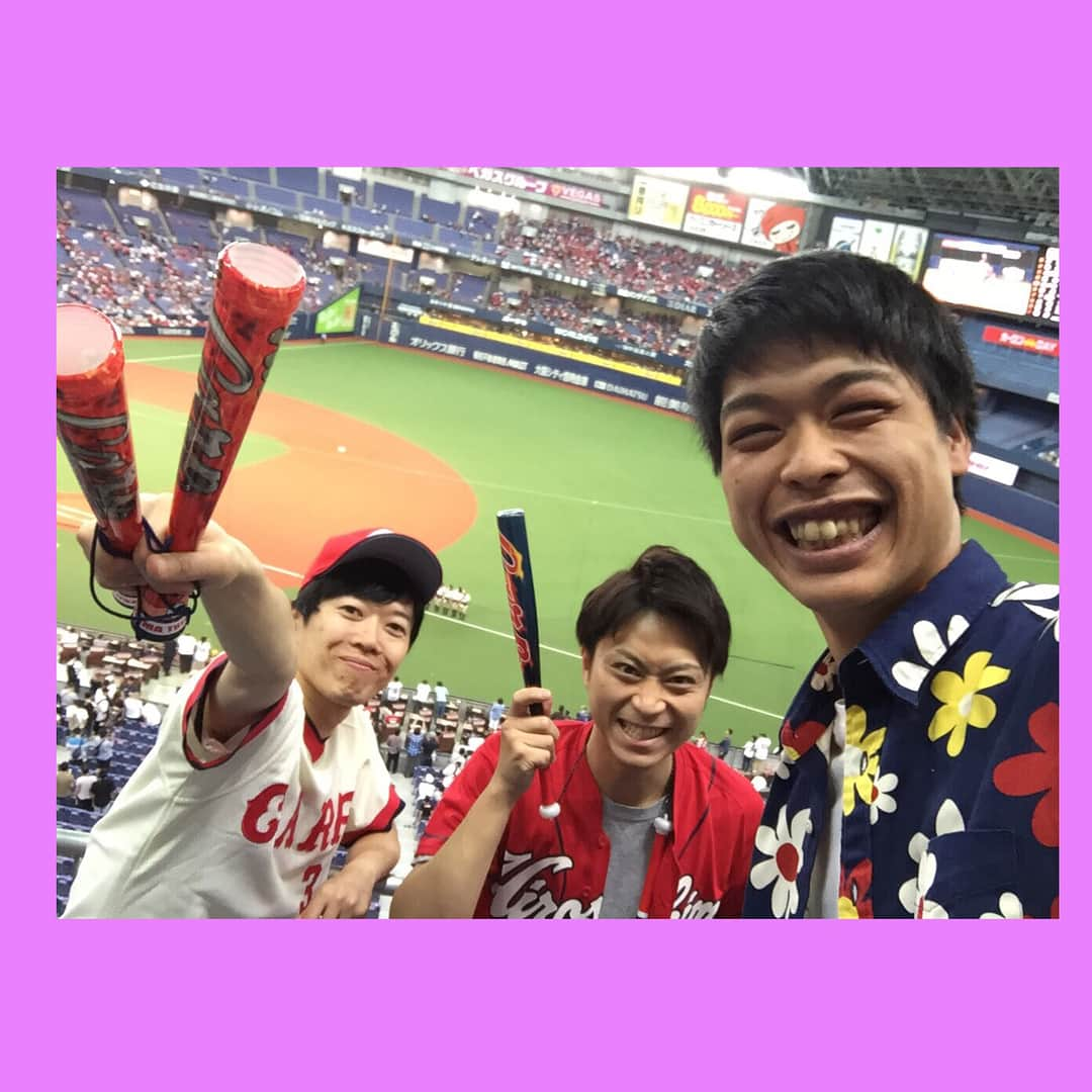 藤本聖さんのインスタグラム写真 - (藤本聖Instagram)「カープの試合を今季初観戦してきました. . 新井選手のホームランが見れた. . 菊池選手のファインプレーも拝めた. . 今季初登板福井投手のピッチングも見れた. . アドゥワ投手、永川投手の完璧なリリーフに痺れた. . 試合はわずか2安打でオリックスに1-4で完敗しました. . オリックスのアルバース投手恐るべし. . . . . #京セラドーム #オリックス対広島 #ヘンダーソン子安は #野球そんな興味なし #バッテリィズ角は #熱狂的阪神ファン #カープのユニホーム用意してあげたけど断固着用拒否 #求む大阪のカープファン芸人」6月13日 10時35分 - kasoku_mossan