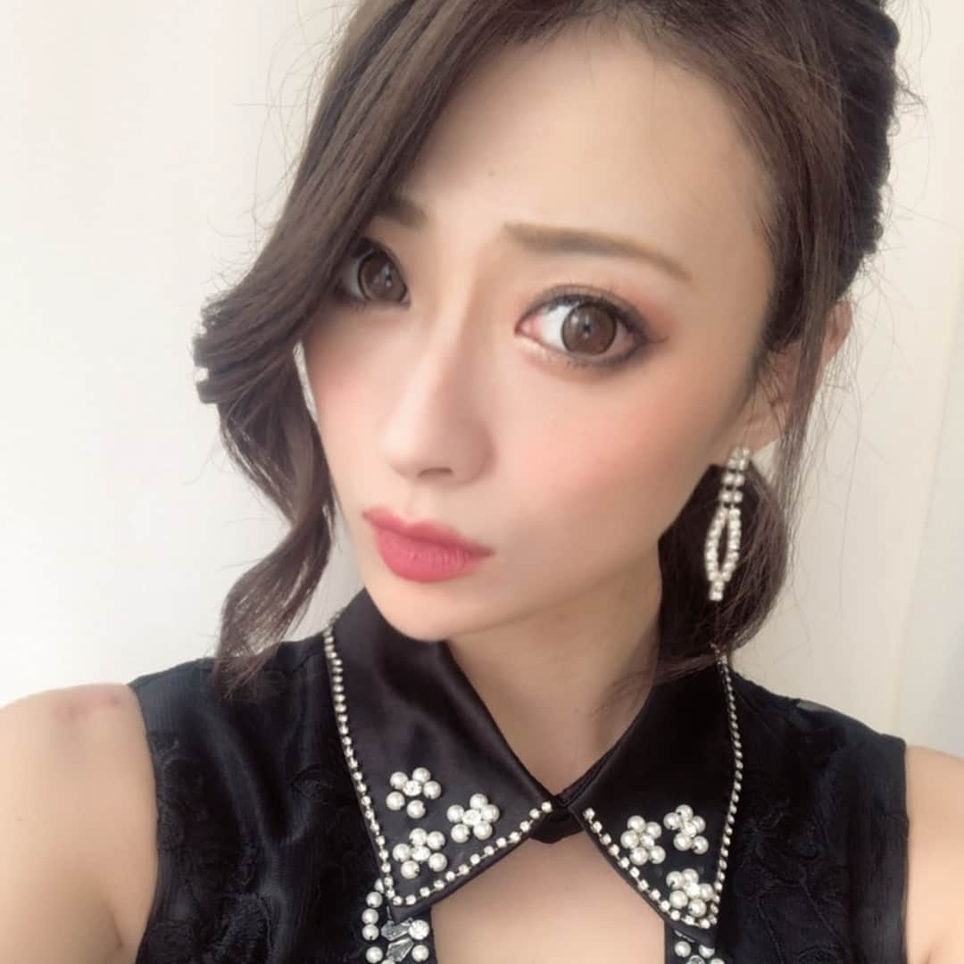 華沢友里奈さんのインスタグラム写真 - (華沢友里奈Instagram)「今日は @dazzy_official  の撮影でしたあ(*´꒳`*)❤️❤️ 珍しくアップヘアー╰(*´︶`*)╯♡ 普段あまりやらないから新鮮(´∀｀*)✨ #キャバ #キャバドレス #デイジーストア #六本木 #美人茶屋離宮 #キャバ嬢 #ヘアーアレンジ #ヘアーセット #アップヘアー #followme」6月13日 15時18分 - hanazawayurina