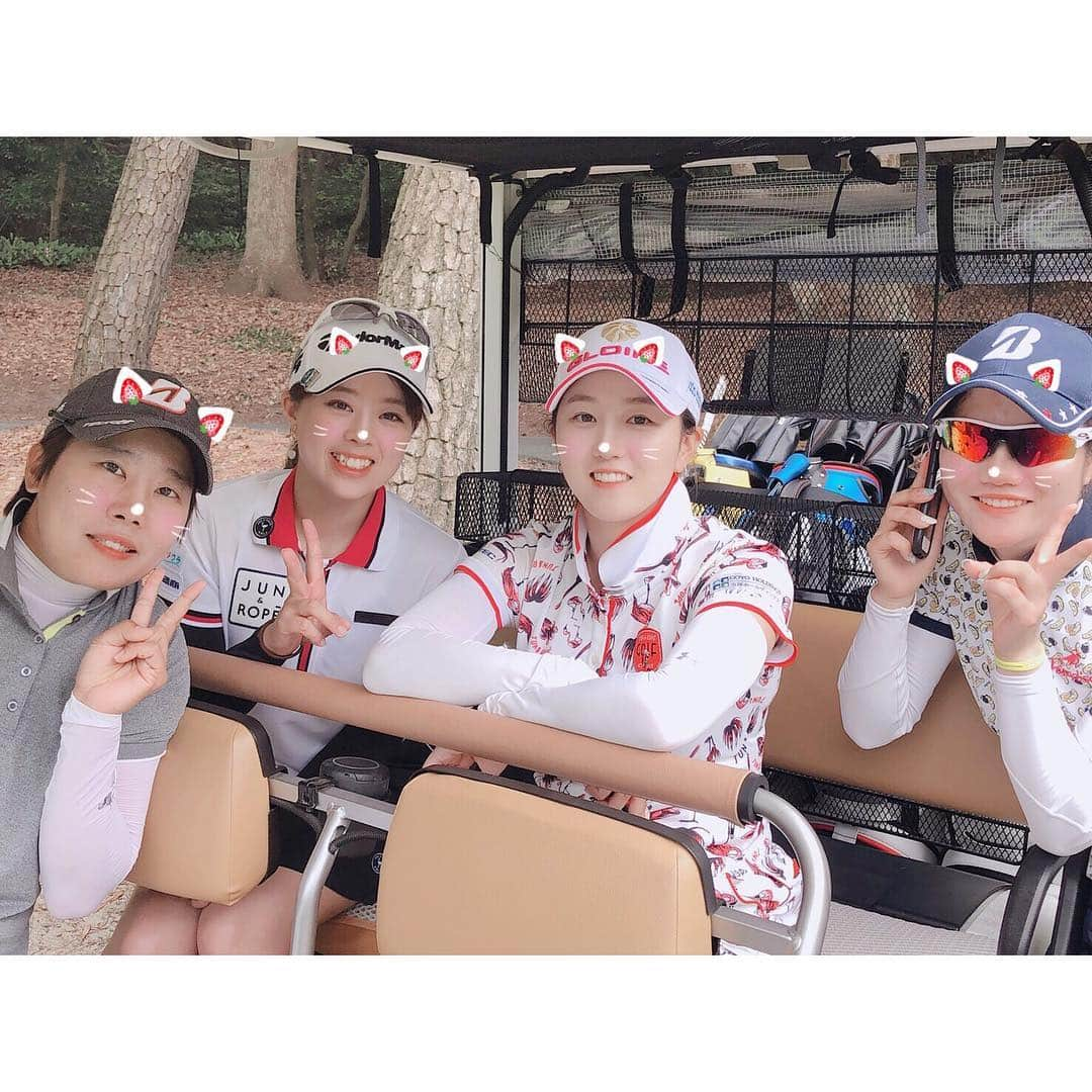 笹原優美さんのインスタグラム写真 - (笹原優美Instagram)「☆ 今日は練習ラウンドでした⛳️✨ 今週開催のユピテル・静岡新聞SBSレディースは、 例年レギュラーツアー並みの盛り上がりという噂😋 チャリティーフォトもあるみたいです✨✨ 今年もたくさんの方が来てくださるのを 会場でお待ちしています(๑>◡<๑)⛳️💕 #ゴルフ#golf #ステップアップツアー #ユピテル静岡新聞SBSレディース #静岡カントリー浜岡コース#静岡 #練習ラウンド #ソヒ #立浦葉由乃 ちゃん #松原由美 ちゃん #笹原優美」6月13日 15時33分 - yumi_sasahara_official