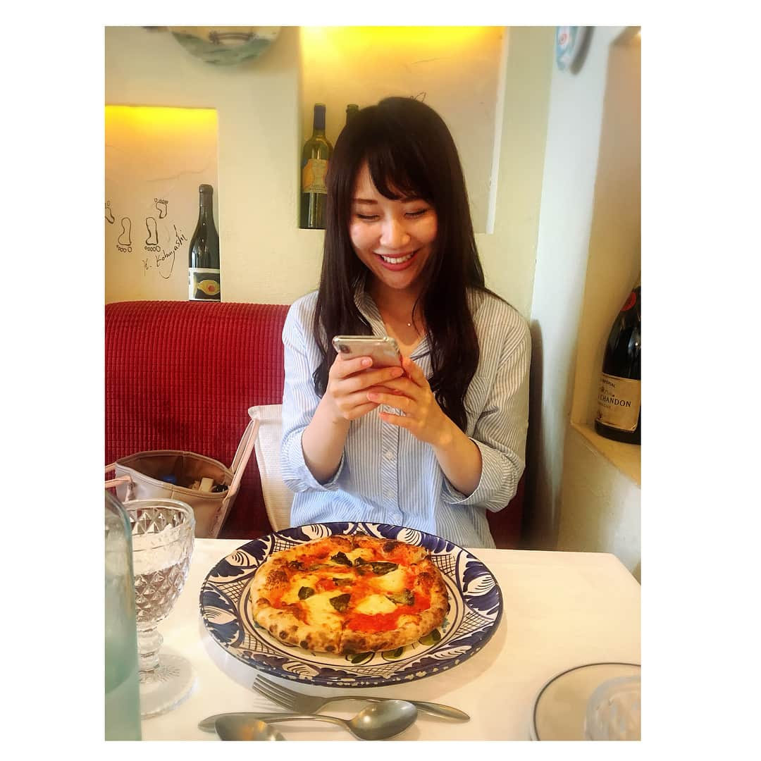 白井ゆかりさんのインスタグラム写真 - (白井ゆかりInstagram)「りなっちとランチ(^^) ピザ🍕をお腹いっぱい食べました。 青空もひろがって日差しのもとでは暑さも…🌞ちょっぴり夏らしさも感じつつ、夏のお出かけ🌻に行きたいねぇ〜とも話していましたよ✨」6月13日 18時32分 - yukari_shirai625