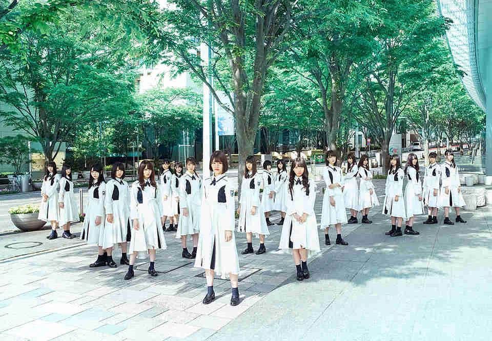 米谷奈々未のインスタグラム：「ひらがなけやきのアルバム 『走り出す瞬間』 発売まであと7日です！！ みなさん、あと一週間耐えればアルバム買えますよ！  #けやき坂46  #欅坂46」