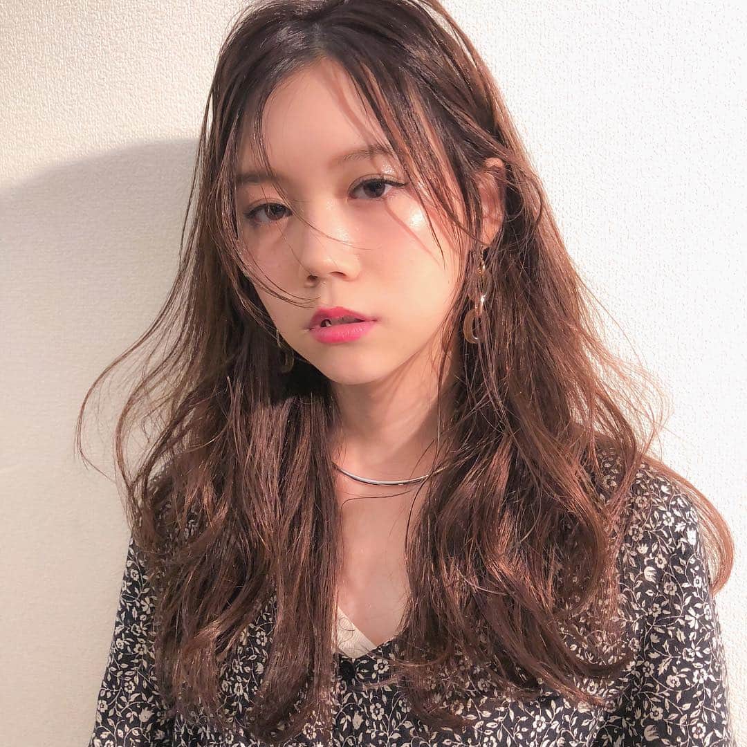 千田麻実のインスタグラム：「. .  3cmカット&イルミナカラー .  SHIMAの金田さんstyle🙋🏼‍♂️ カラーはリサさん🙋🏼‍♀️ ありがとうございました💛 . .  #SHIMA  #shimaaoyama」