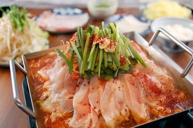 【公式】KICHIRI (きちり)さんのインスタグラム写真 - (【公式】KICHIRI (きちり)Instagram)「名物メニュー、豚鉄(ぶたてつ)のご紹介‼️✨韓国風の鉄板鍋です🔥山盛り野菜とたっぷりの豚肉でボリューム満点👍コスパも良しっ💯是非みなさまでお試しください🍴💕 #店舗紹介 #kichiri #きちり #河原町 #関西 #京都 #三条 #関西グルメ #京都グルメ #河原町グルメ #food #大阪ディナー #グルメ #個室 #宴会 #コスパ #ちゃぶ台 #300円 #スリーコイン #おしゃれ #仲間 #懐かしい」6月13日 21時39分 - kichiri__official