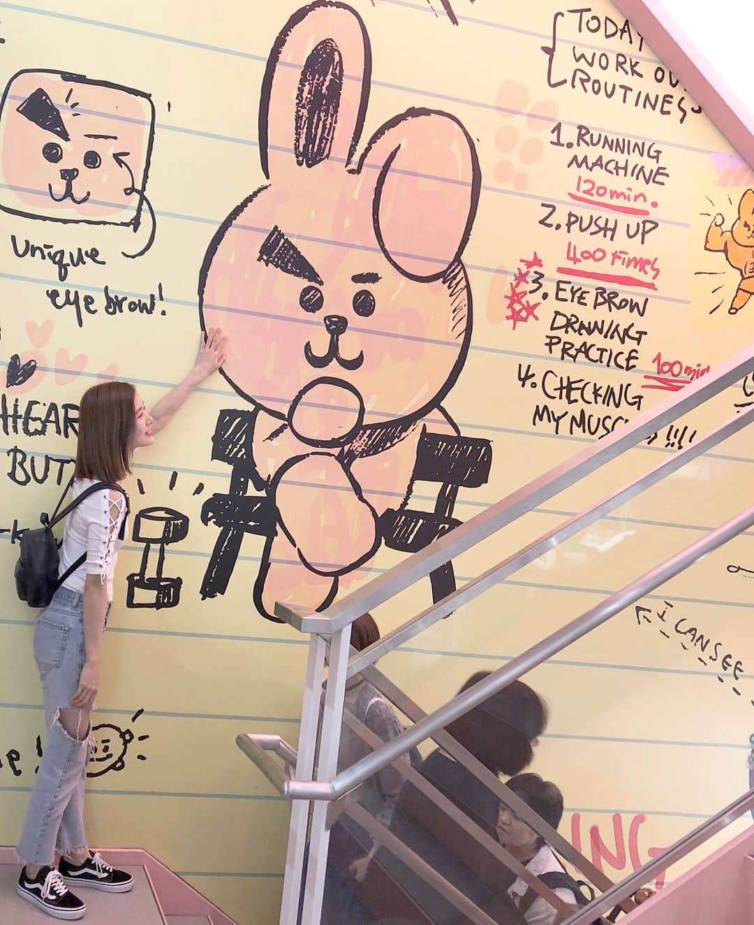 朝日奈央さんのインスタグラム写真 - (朝日奈央Instagram)「かわいい壁みっけぴ🌼 #あさひ私服」5月21日 6時32分 - pop_step_asahi