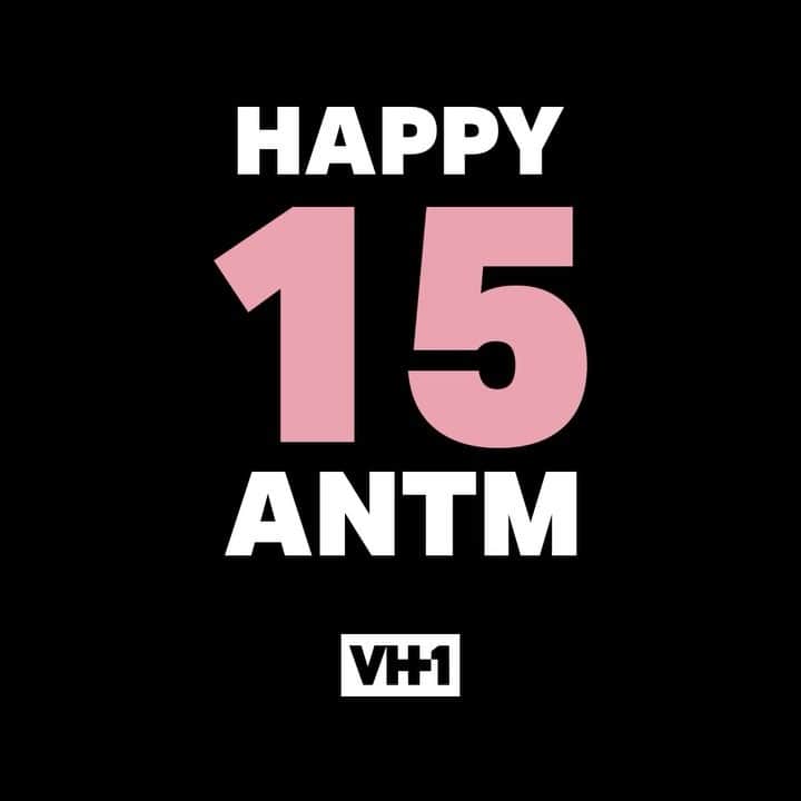America's Next Top Modelのインスタグラム：「Here's to 15 FIERCE years of #ANTM 🔝 ⠀ ⠀ What's your favorites cycle(s) of America’s Next Top Model? #ANTM15」