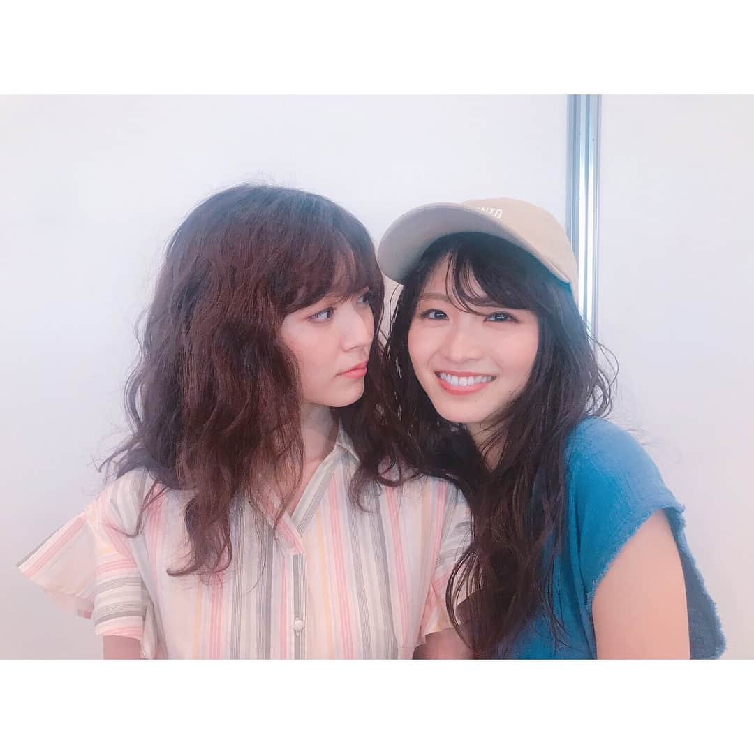 鈴木愛理さんのインスタグラム写真 - (鈴木愛理Instagram)「✴︎ 大好きさえ。 岡崎紗絵っち☺️ 昨日もずっと一緒にいたね笑 ご飯も楽屋もずっと2人で話をしていたよ笑 . #チュー顔に #真顔で返して #爆笑巻き起こる #笑」5月21日 0時09分 - airisuzuki_official_uf